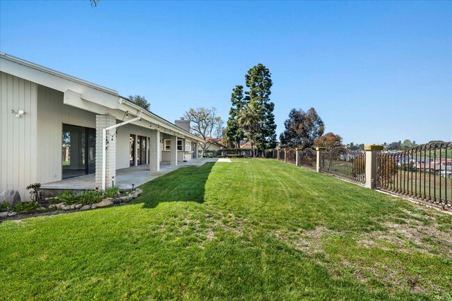 backyard with patio and pano views - 9 Club View Ln