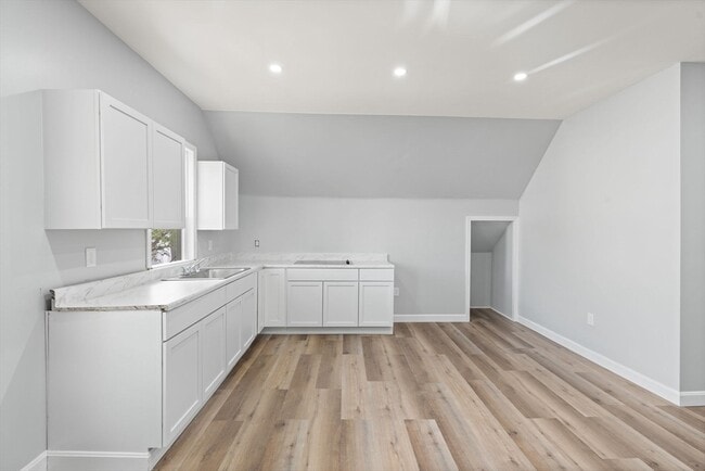 Building Photo - 24 Vinton St