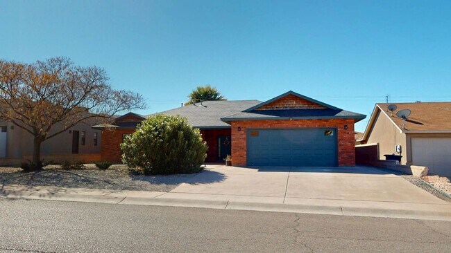 Building Photo - 1022 Mimosa Ave