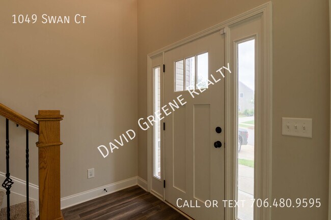 Foto del edificio - 1049 Swan Ct