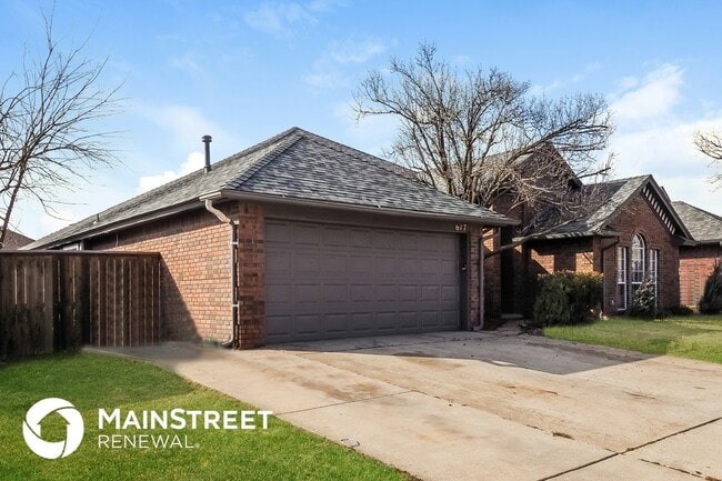 Building Photo - 617 Greenfield Dr