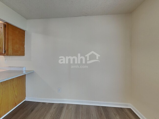 Building Photo - 854 Treyburn Green Dr
