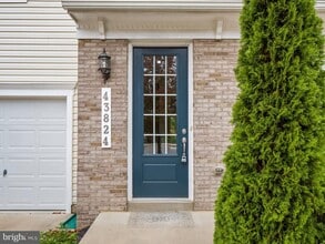 Building Photo - 43824 Royal Fern Ln