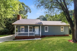 Building Photo - 504 Woodstream Dr