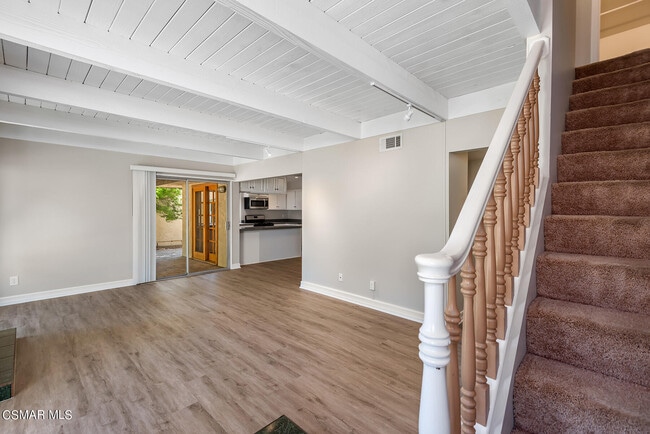 Building Photo - 1520 Redwood Cir