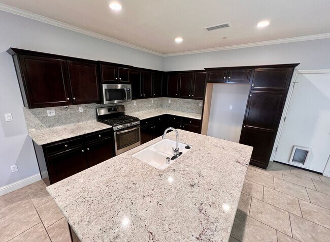 Building Photo - $2,195 Shaw & Locan SOLAR, Gated Community...