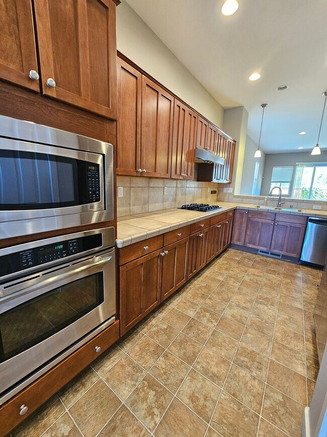 Foto del edificio - Gorgeous 4 Bedroom on Kiley Ranch