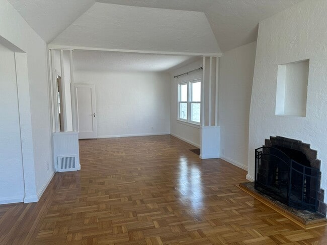 Photo - Bright & Charming Miraloma Home