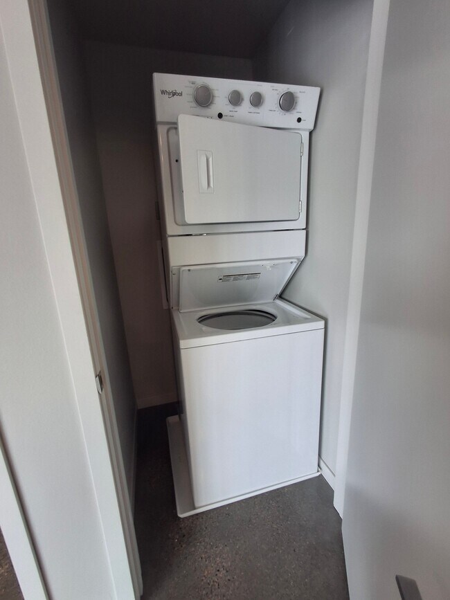 Foto del edificio - 3156 Bluestem Dr