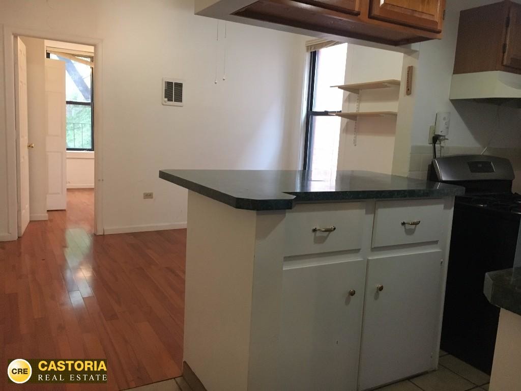 Foto principal - 799 Grand St