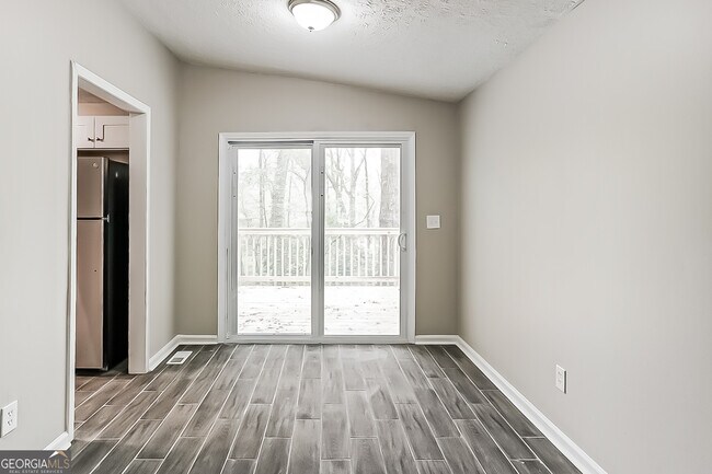 Building Photo - 3740 Jr Ln
