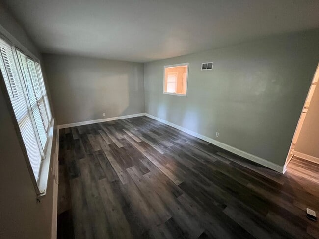 Building Photo - 508 Coppinger Dr