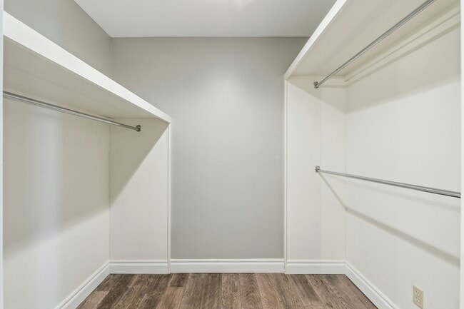 Building Photo - 1510 Glenbrook Dr