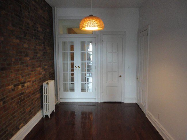 Foto del edificio - 121 5th Ave