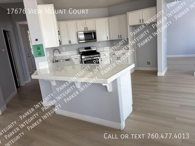 Foto del edificio - 17676 View Mt Ct
