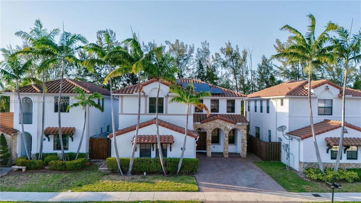 Foto principal - 10371 NW 10th St
