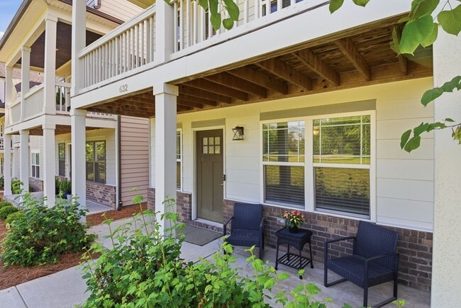 Building Photo - 632 Parkvue Pl Dr