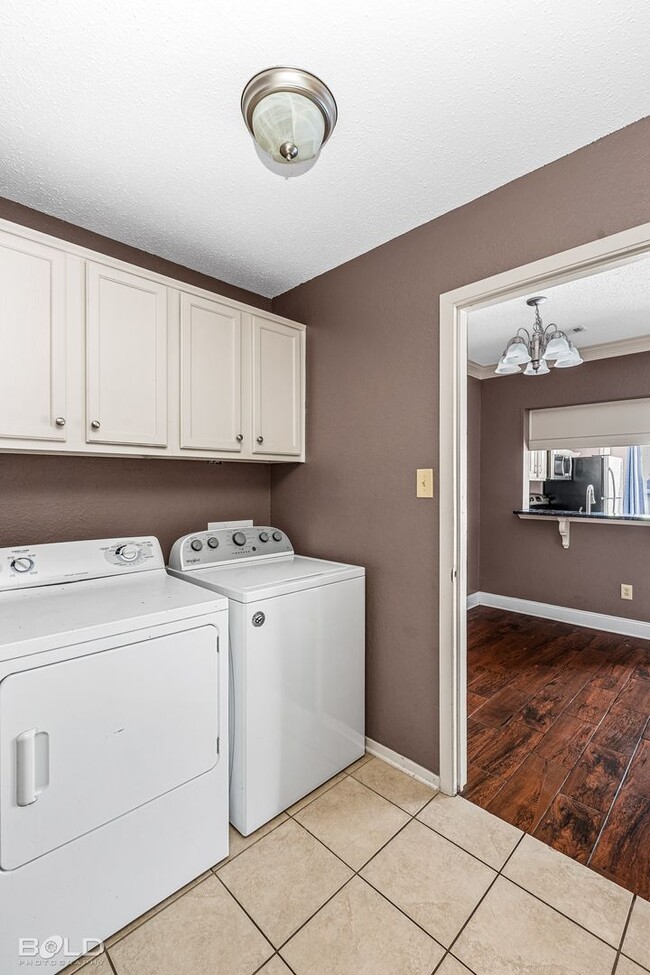 Building Photo - Townhome for rent!