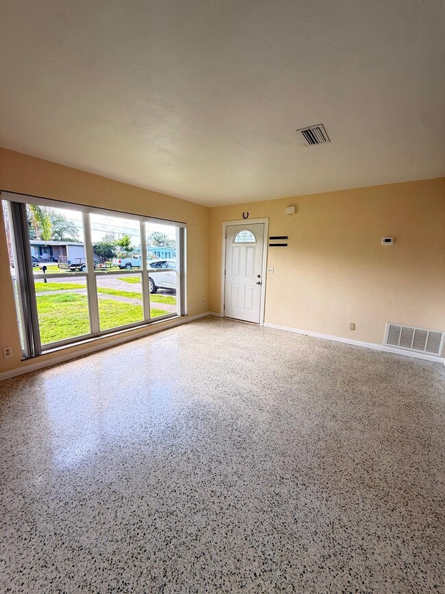 Foto del edificio - 3231 SE Monte Vista St