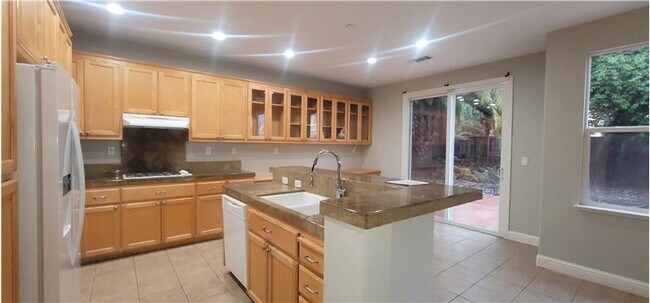 Foto del edificio - 2467 Berkshire Ln