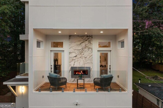 Foto del edificio - 24 Hutchinson St NE