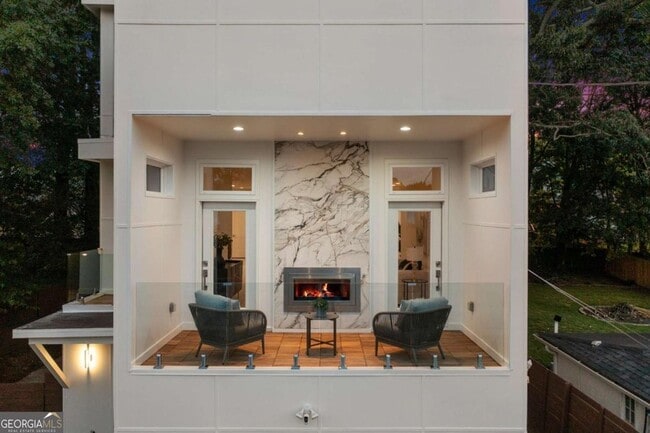 Photo - 24 Hutchinson St NE House