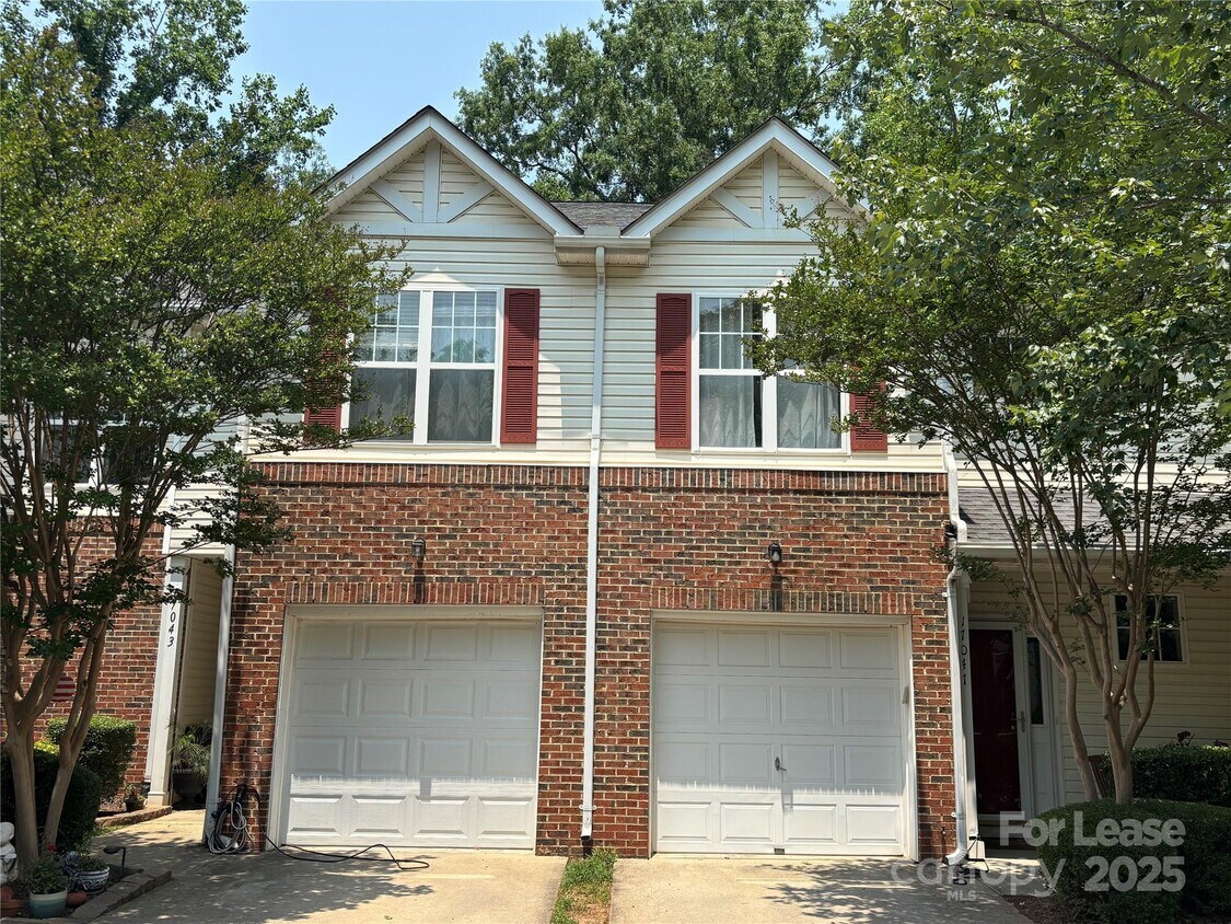 Foto principal - 17047 Commons Creek Dr
