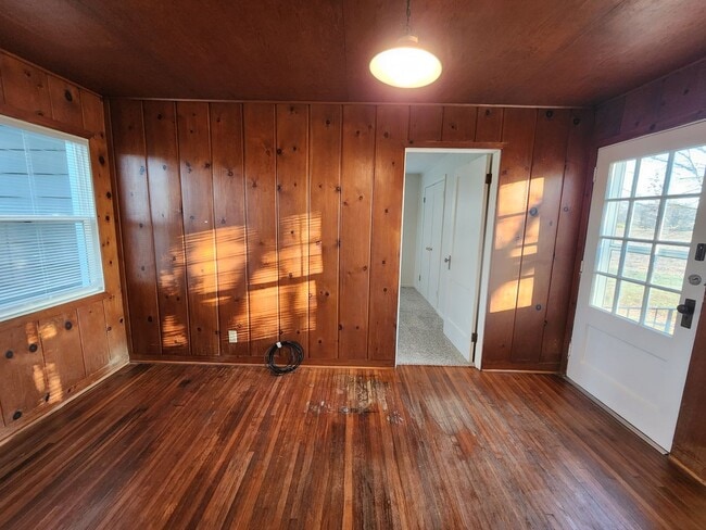 Building Photo - 2056 S McCullough Pl