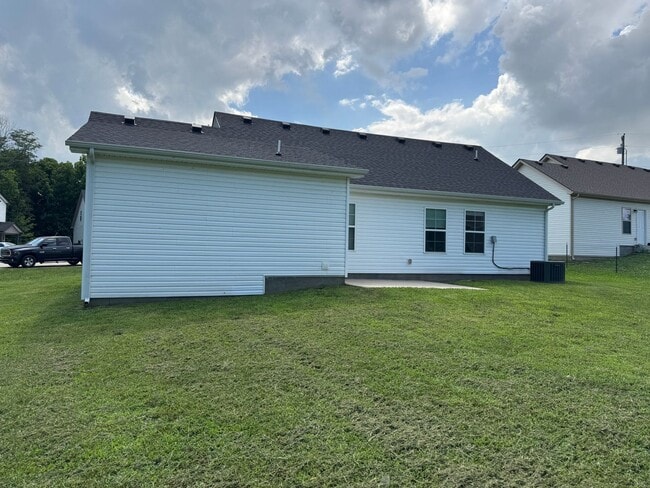 Building Photo - Smyrna 3 bed 2 bath home with 1158 sq. ft and one car garage on a cul-de-sac