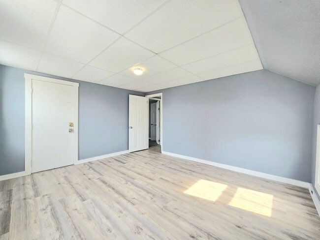 Building Photo - 48 Rocliffe St