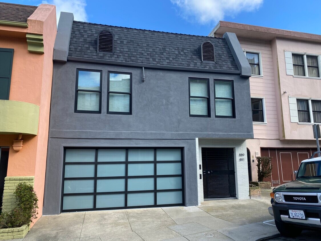 Primary Photo - 891 Corbett Ave