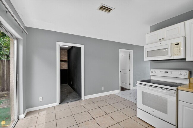 Foto del edificio - 6282 Wauconda Way W