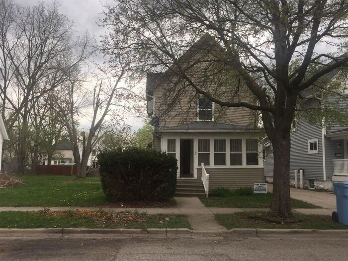 Primary Photo - Main Floor 1.5 Bed 1 Bath Unit