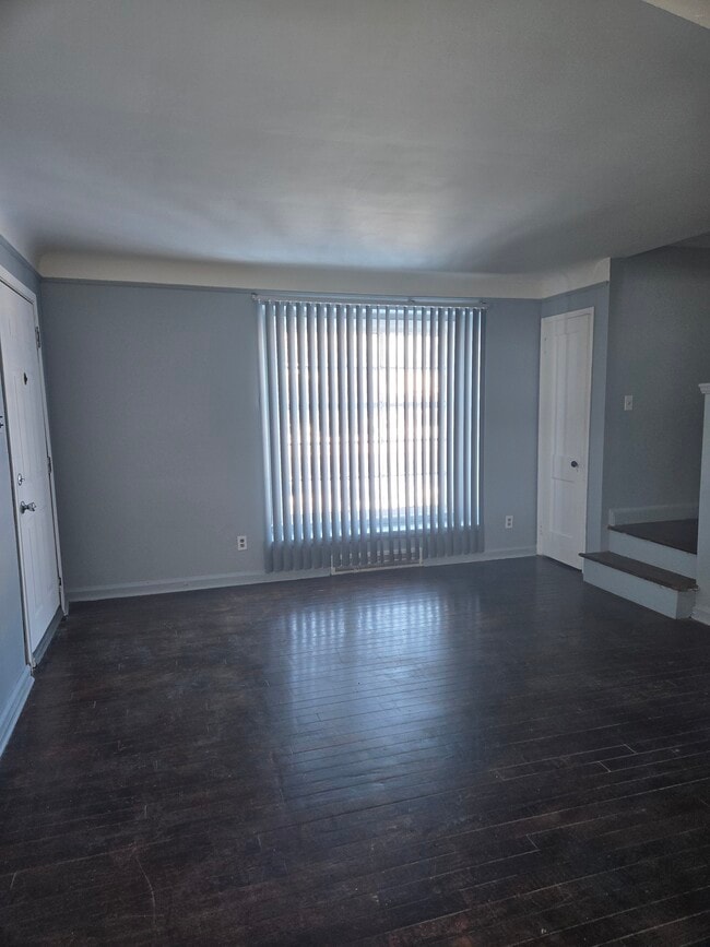 Building Photo - 20255 Meyers Rd