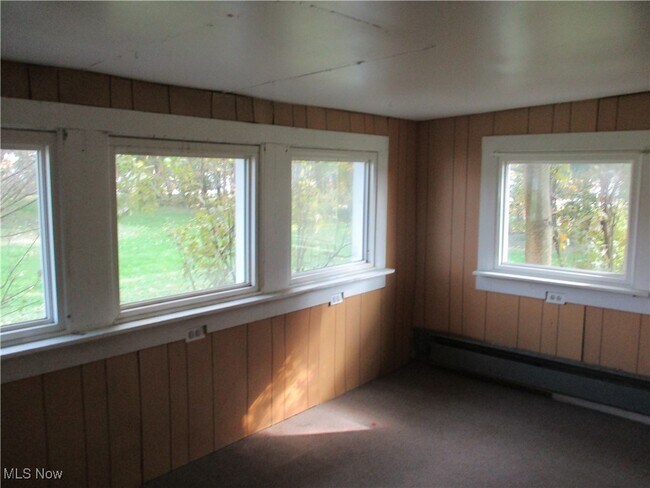 Building Photo - 15401 Madison Rd