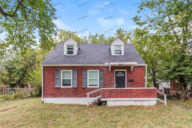 Photo - 802 Van Buren St House