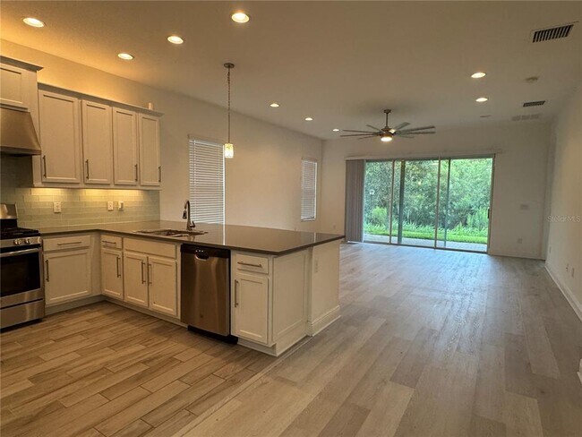 Foto del edificio - 30788 Lindentree Dr