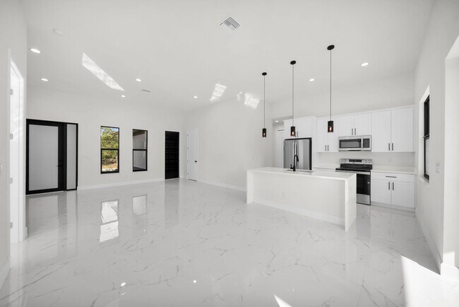 Foto del edificio - Be the first in occupy this 2026 constructed home in city of Englewood, FL! Qualify for a deposit...
