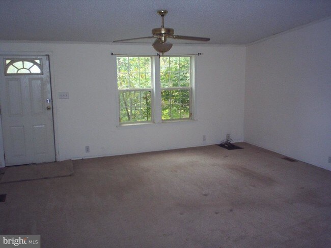 Building Photo - 53 Camp Hill Ln