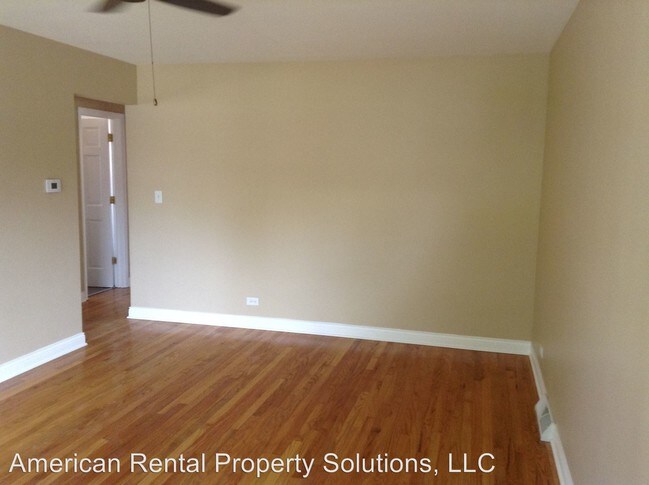 Building Photo - 3045 Sangamon St