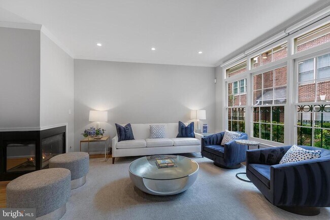 Foto del edificio - 1507 N Colonial Terrace