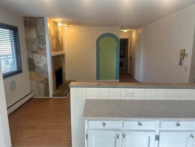 Building Photo - 2465 5th Av W