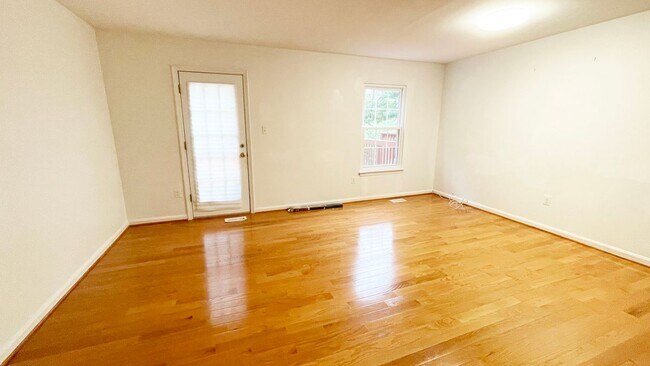Foto del edificio - 14652 Keeneland Cir