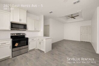 Building Photo - 2809 W Hayes Ave