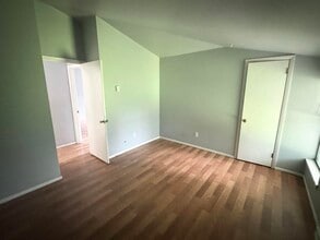 Building Photo - 7824 W Sheridan Ave