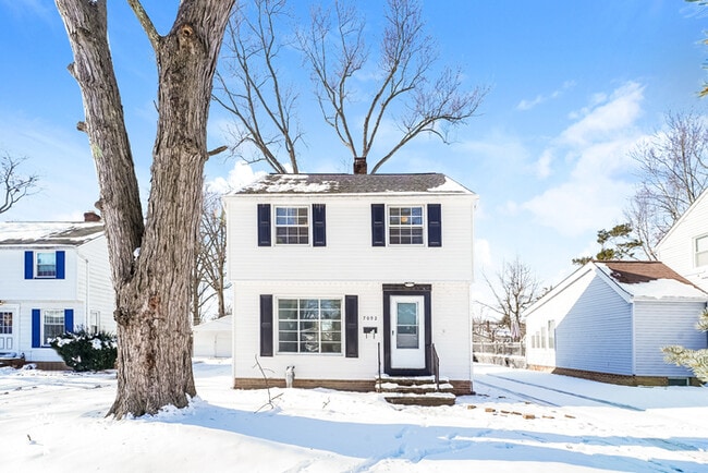 Building Photo - 7092 Parma Park Blvd