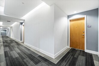 Building Photo - 300 S Australian Ave