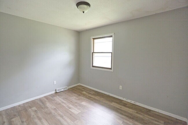 Foto del edificio - 136 72nd St SE