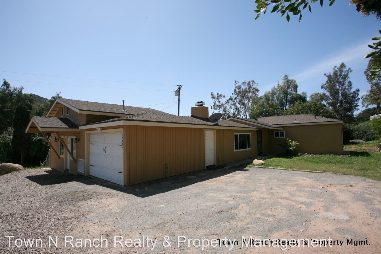 14402 Willow Rd, Lakeside, CA 92040 House for Rent in Lakeside, CA