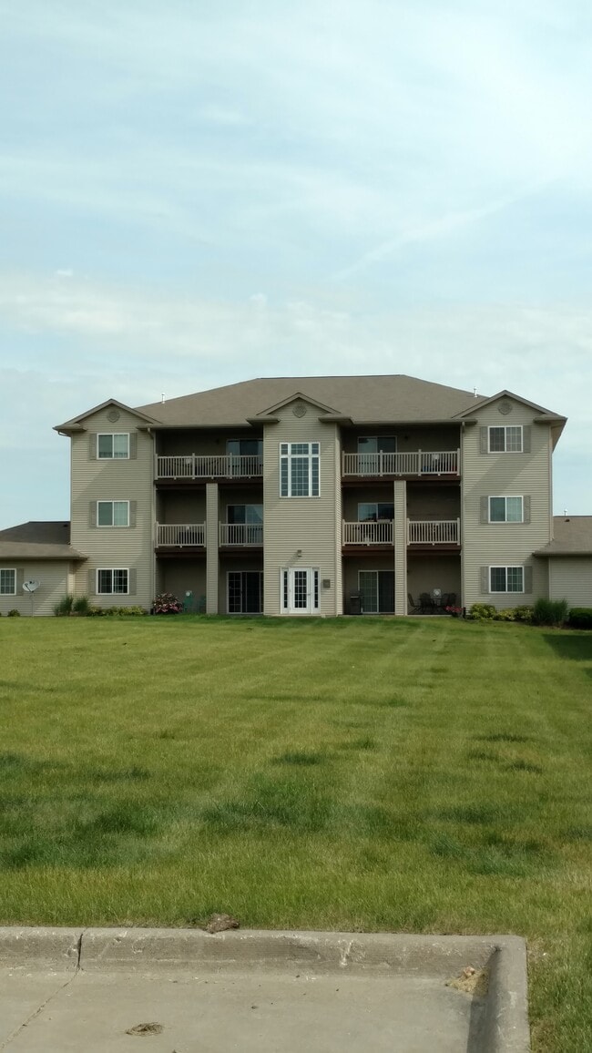 Building Photo - 460 Bradley Pl